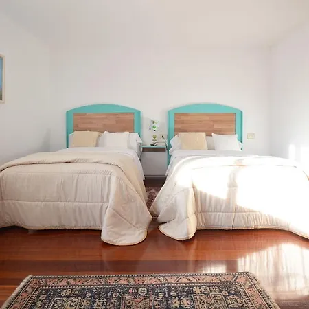 Casa Con Jardin En Villanueva De Arosa