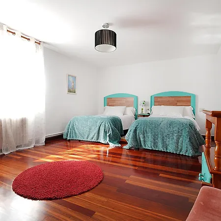 Galihost - Casa Con Jardin En