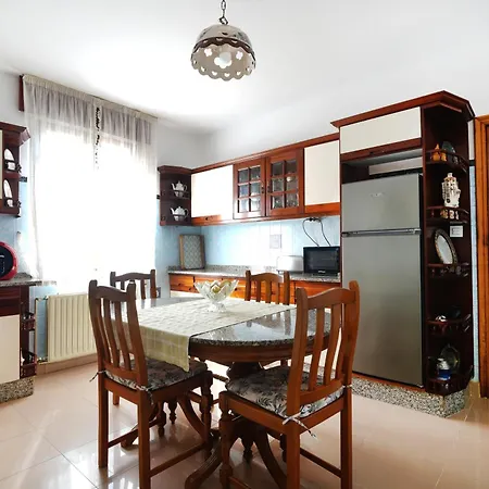 Galihost - Casa Con Jardin En בית נופש