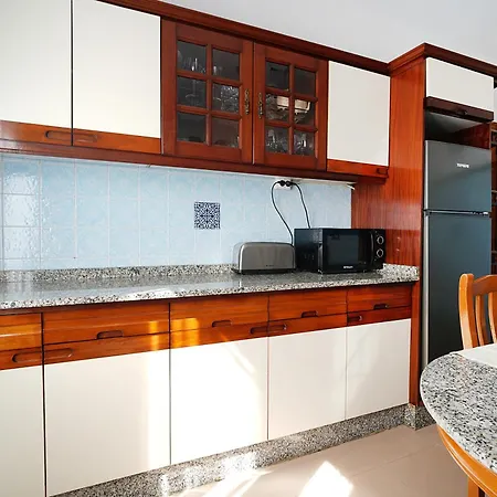 Casa Con Jardin En Villanueva De Arosa